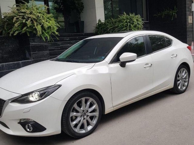 Cần bán xe Mazda 3 đời 2017, màu trắng0