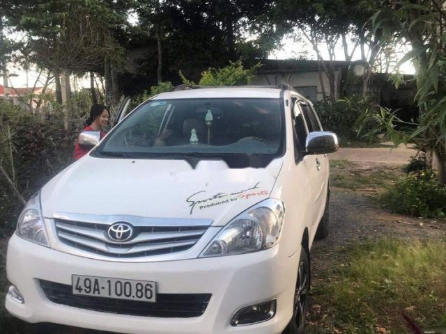 Bán ô tô Toyota Innova 2006, màu trắng còn mới