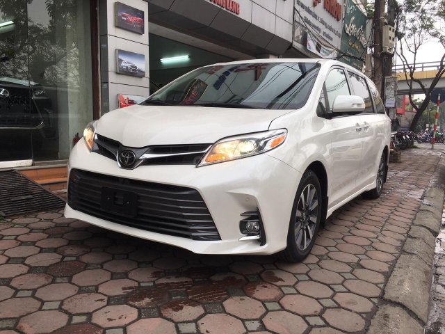 Bán Toyota Sienna Limited Premium 3.5L 8 chỗ năm sản xuất 2019, màu trắng 1 cầu full option, LH 0914.868.1980