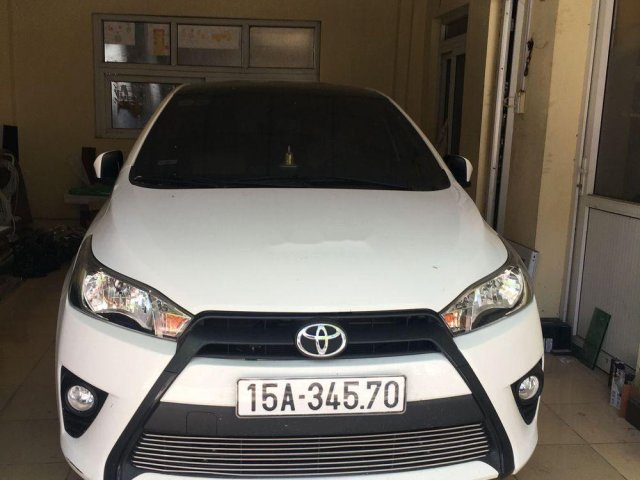 Cần bán lại xe Toyota Yaris sản xuất năm 2017, màu trắng0