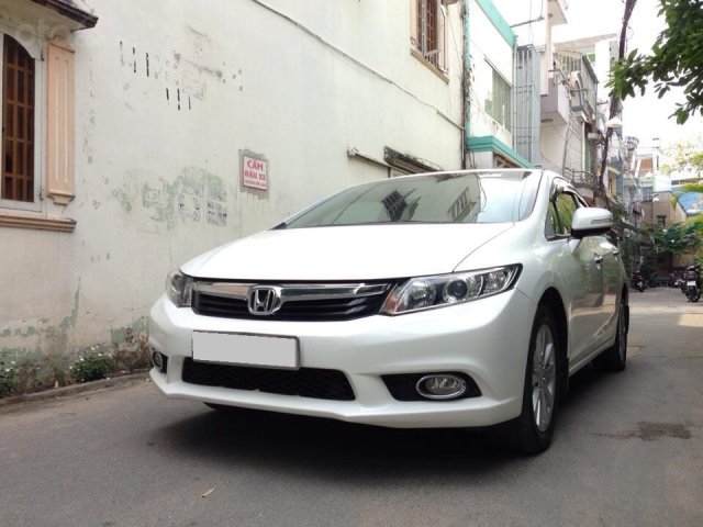 Bán Honda Civic 2.0 tự động 2012, màu trắng cực kỳ trẻ trung