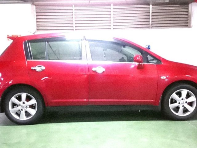 Bán ô tô Nissan Tiida đời 2010, màu đỏ, nhập khẩu