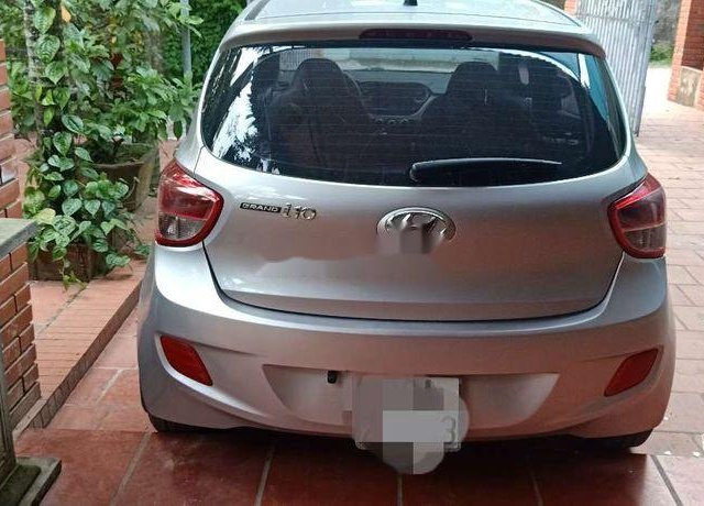 Bán Hyundai Grand i10 đời 2016, màu bạc, nhập khẩu còn mới