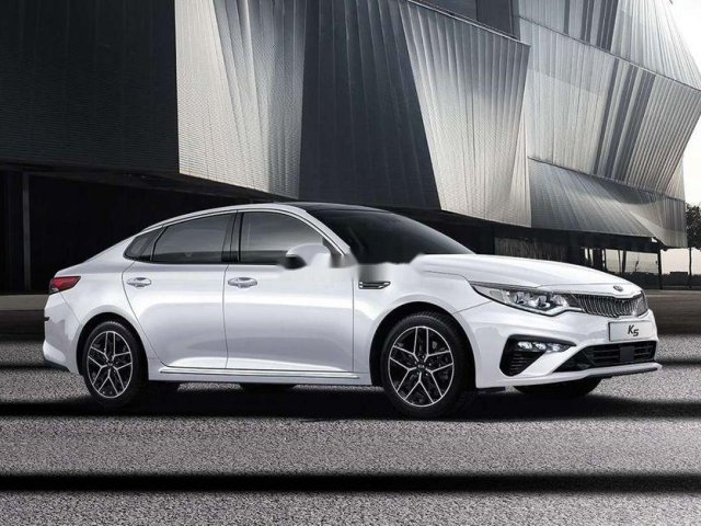 Bán xe Kia Optima sản xuất năm 2018, màu bạc  