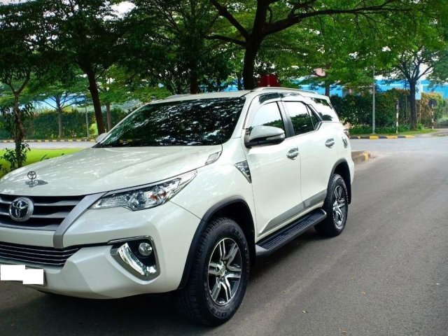 Cần bán xe Toyota Fortuner 2.4MT 2017, nhập khẩu Indo, full option, cần bán 940 triệu