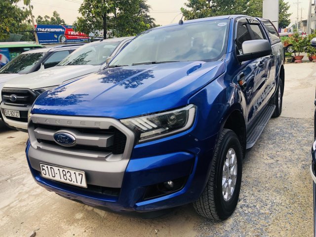 Cần bán lại xe Ford Ranger năm 2017, màu xanh lam mới 95% giá chỉ 563 triệu đồng0