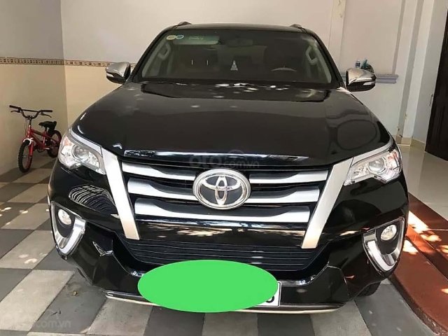 Bán Toyota Fortuner đời 2017, màu đen, nhập khẩu  