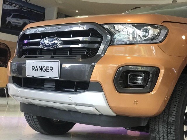 Bán Ford Ranger Wildtrak-4x4 đời 2019, màu cam, giao ngay, hỗ trợ trả góp đến 80%
