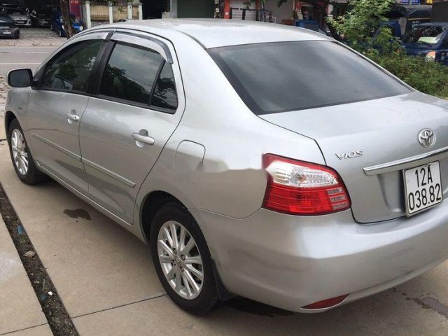 Cần bán Toyota Vios đời 2011, màu bạc số tự động, giá chỉ 362 triệu0