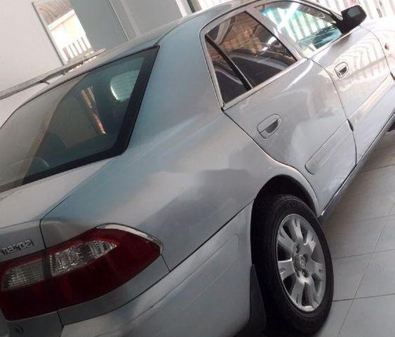 Cần bán xe Mazda 626 sản xuất năm 2000, màu bạc