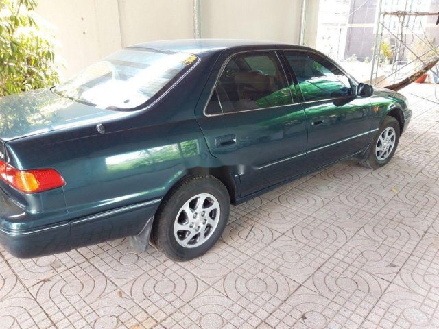 Bán Toyota Camry GLI 2001, màu xanh lá0