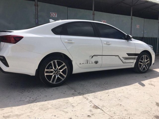 Gia đình bán Kia Cerato năm 2019, màu trắng, xe nhập