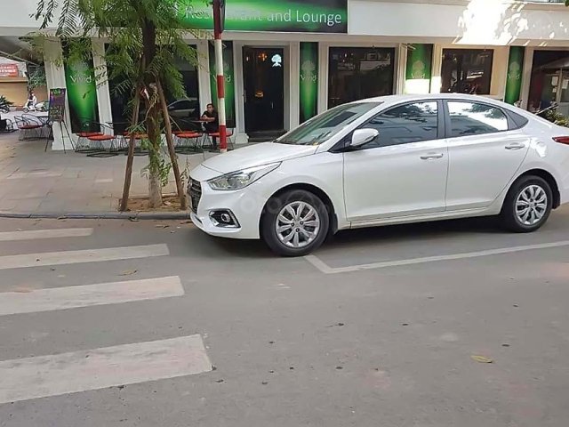 Bán xe Hyundai Accent 1.4 MT đời 2019, màu trắng, giá 435tr0