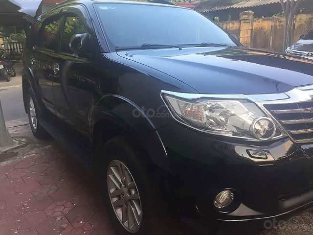 Cần bán Toyota Fortuner 2013, màu đen, số tự động 