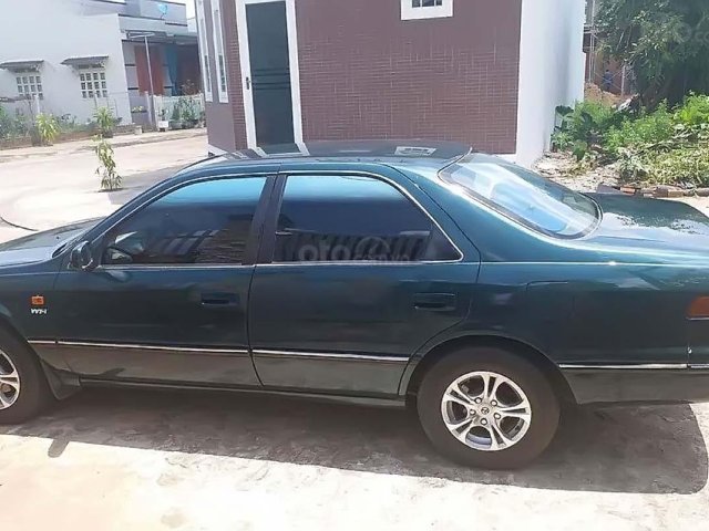 Bán Toyota Camry GLi 2.2 đời 2000, màu xanh lam, số sàn 0