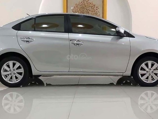 Cần bán Toyota Vios năm sản xuất 2014, màu bạc