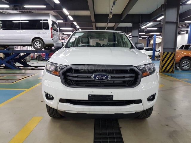 Bán Ford Ranger Ford ranger XlS AT 2019 đời 2019, màu trắng, nhập khẩu nguyên chiếc0