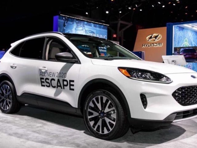 Bán ô tô Ford Escape Limited năm 2020, màu trắng, nhập khẩu0