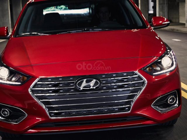 Bán Hyundai Accent đời 2019, màu đỏ