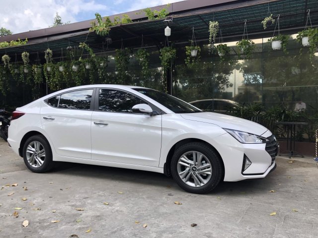 Cần bán xe Hyundai Elantra 2019, đủ mẫu, đủ màu, LH 093.113.61780