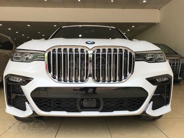 Bán BMW X7 XDrive 40i MSport (có xe ngay) Model 2020 thể thao màu trắng nội thất nâu da bò0