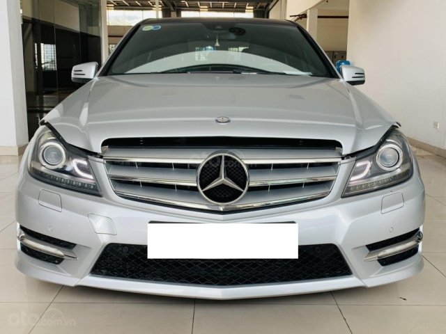 Hãng bán Mercedes C300 AMG 3.0AT, màu bạc, 2011 biển Sài Gòn0