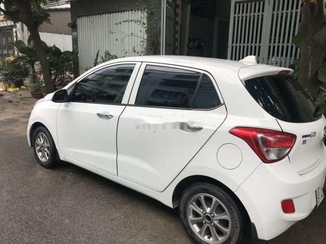 Bán Hyundai Grand i10 năm sản xuất 2015, màu trắng, nhập khẩu 0