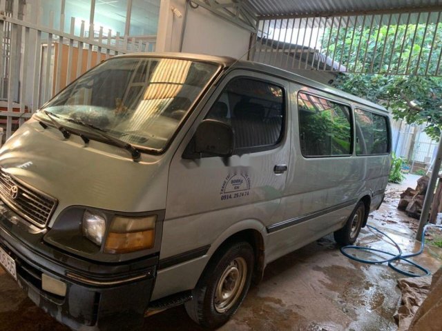 Bán ô tô Toyota Hiace đời 2004, nhập khẩu nguyên chiếc chính chủ