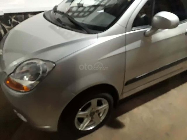 Bán lại xe Chevrolet Spark sản xuất 2009, màu bạc, 115 triệu0