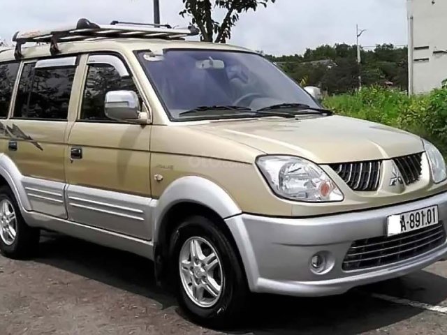 Bán xe Mitsubishi Jolie SS đời 2005, màu vàng cát, số sàn0