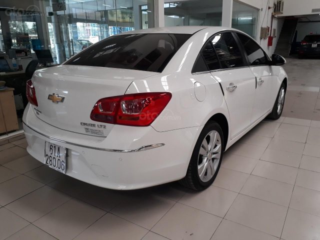 Bán Chevrolet Cruze LTZ 1.8AT màu trắng, số tự động, sản xuất 2016 mẫu mới