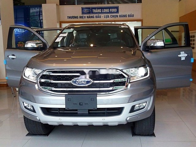 Cần bán Ford Everest Titanium đời 2019, màu bạc, nhập khẩu nguyên chiếc0