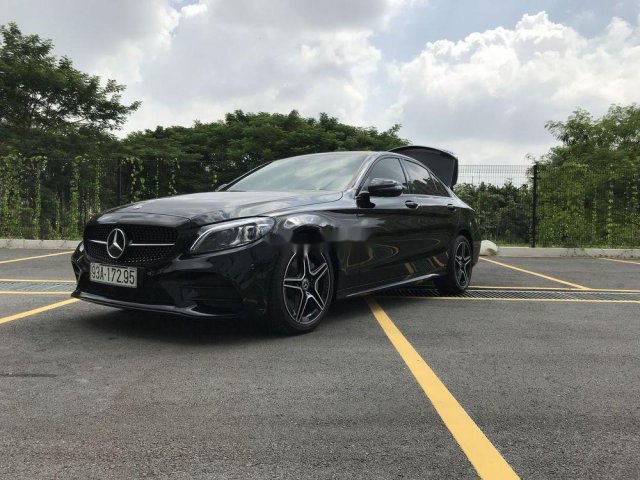 Bán ô tô Mercedes C300 AMG sản xuất năm 2019, màu đen