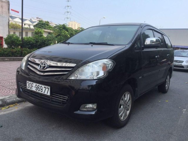 Gia đình bán Toyota Innova V 2009, màu đen, nhập khẩu0