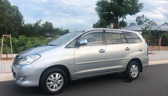 Cần bán xe Toyota Innova G năm sản xuất 2009, màu bạc