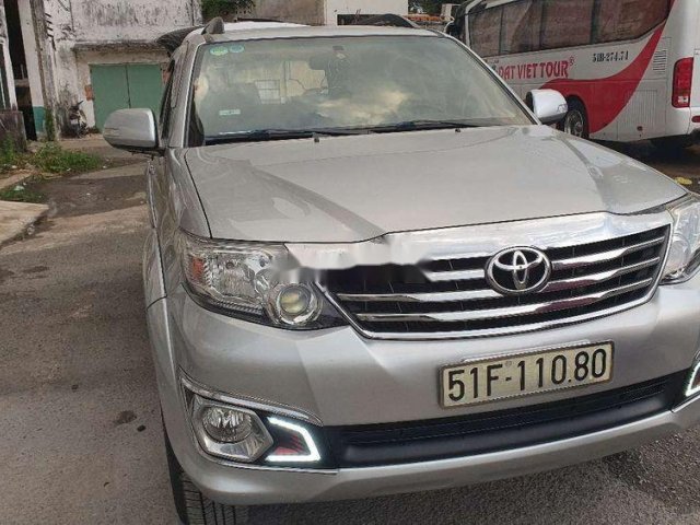 Cần bán gấp Toyota Fortuner 2.7V AT sản xuất năm 2013  