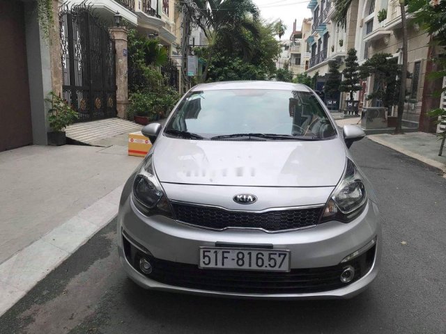 Cần bán lại xe Kia Rio AT năm 2016, màu bạc, nhập khẩu  