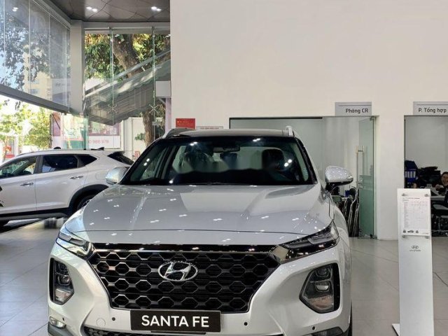 Cần bán xe Hyundai Santa Fe đời 2019, màu bạc, giá tốt