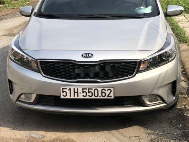 Cần bán lại xe Kia Cerato 1.6MT năm sản xuất 2018, màu bạc số sàn