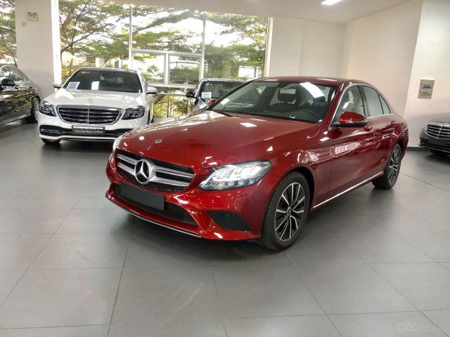 Bán Mercedes C200 2019 đủ màu, xe giao ngay0