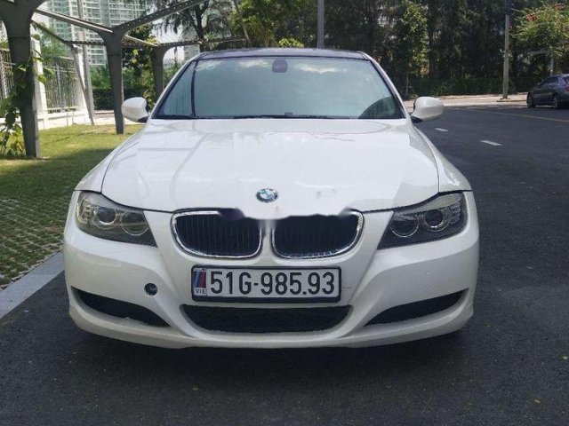 Bán xe BMW 3 Series 320i năm 2009, màu trắng, nhập khẩu, giá tốt0