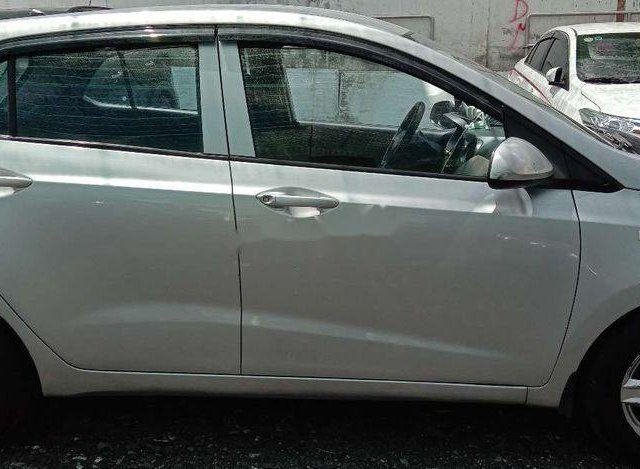 Cần bán Hyundai Grand i10 sản xuất năm 2016, màu bạc chính chủ, 275 triệu