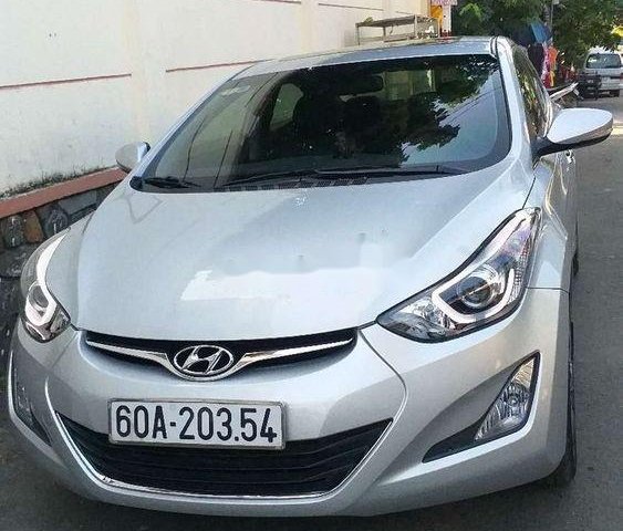 Cần bán Hyundai Elantra 1.8 AT 2015, màu bạc, nhập khẩu, giá 545tr0