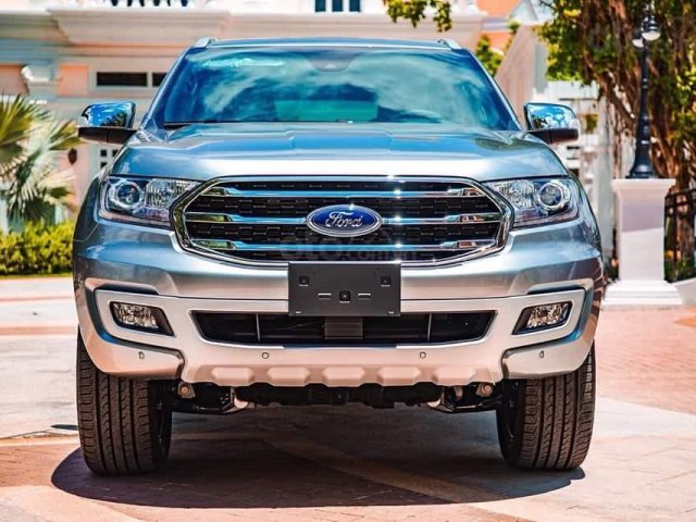 Ford Everest Titanium 4x4, 4X2 KM khủng nhất thị trường, vay NH 90%, 230tr lấy xe ngay giao xe tận nhà