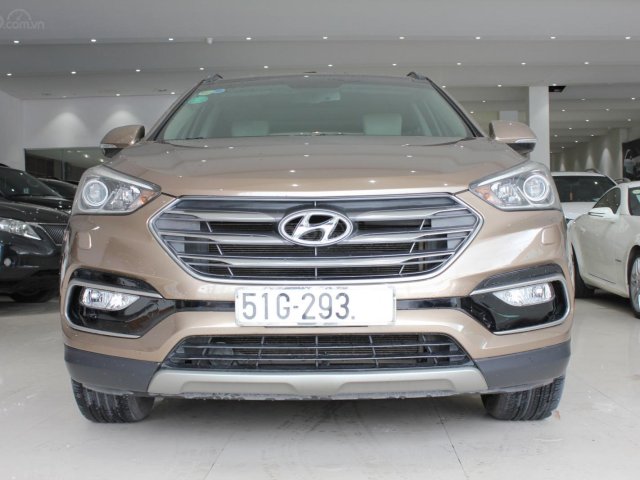 Bán xe Hyundai Santa Fe 2.4AT 4WD sản xuất 2017, màu vàng, xe đẹp biển SG0