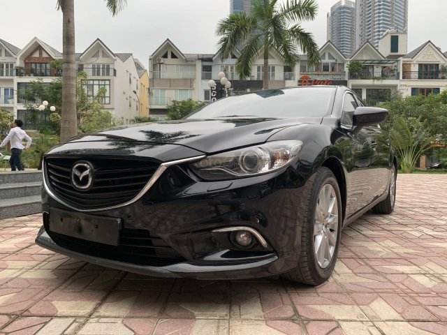 Cần bán Mazda 6 2.0 sản xuất 2016, màu đen