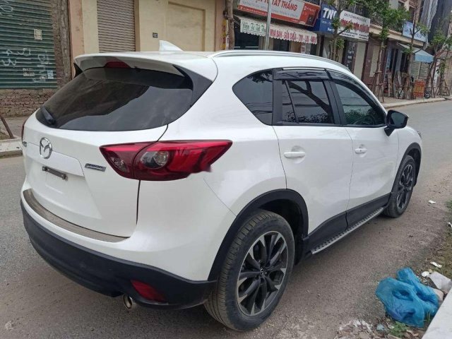 Cần bán lại xe Mazda CX 5 2.0 AT sản xuất năm 2017, màu trắng, giá tốt0