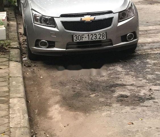 Bán Chevrolet Cruze sản xuất 2014, màu bạc số sàn0