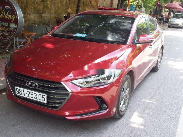 Bán Hyundai Elantra đời 2018, màu đỏ, siêu lướt0