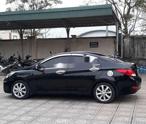 Bán Hyundai Accent 2011, màu đen như mới